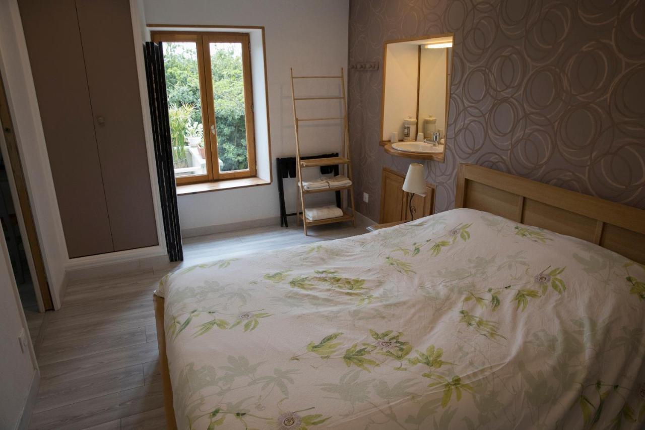 Agreable Independant Avec Veranda Apartment
